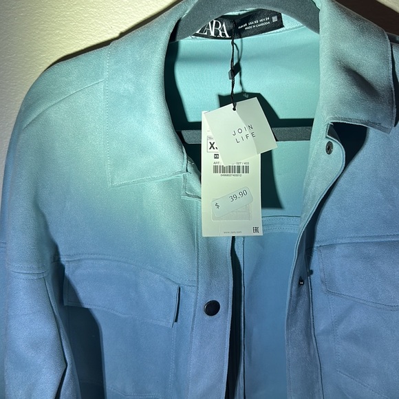 NWT. Woman’s faux suede button down jacket. In a baby blue. Size XS. - Picture 2 of 3